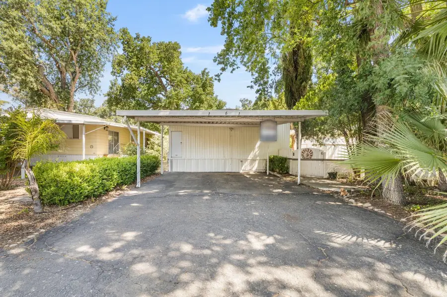 339 N Frankwood Avenue #6, Sanger, CA 93657 - Image #2