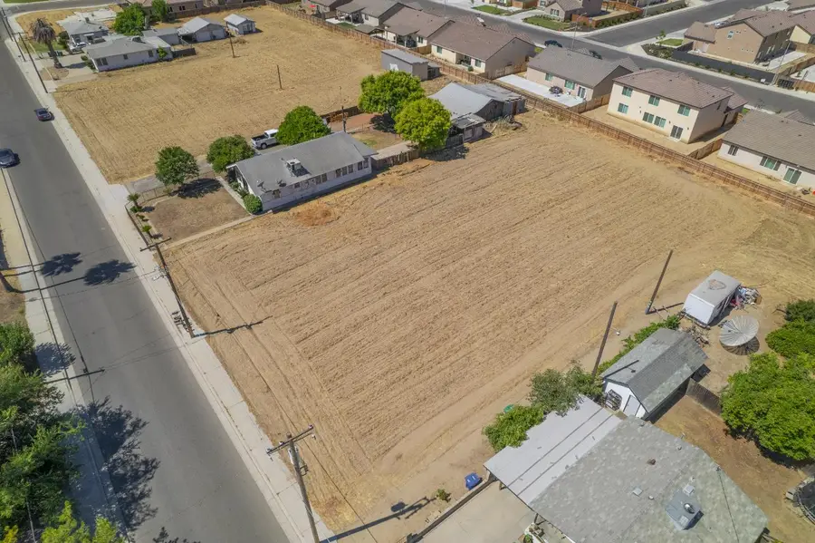 1803 Mitchell Avenue, Selma, CA 93662 - Image #2