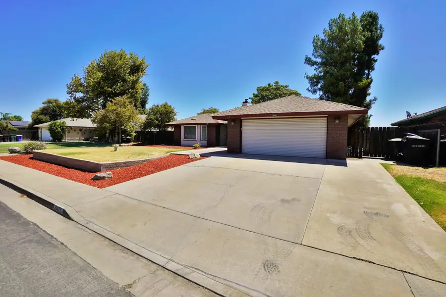 2475 Santa Lucia Court, Hanford, CA 93230 - Image #3