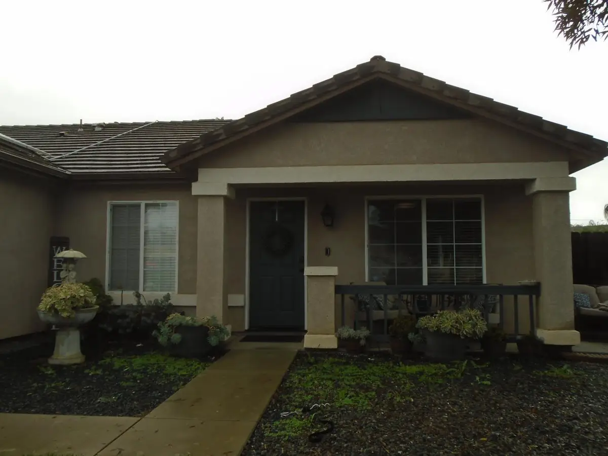2141 W Hampton Drive, Hanford, CA 93230 - Image #1