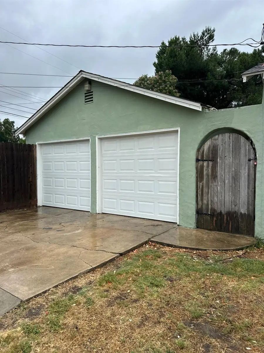 801 Riverside Avenue, Chowchilla, CA 93610 - #2
