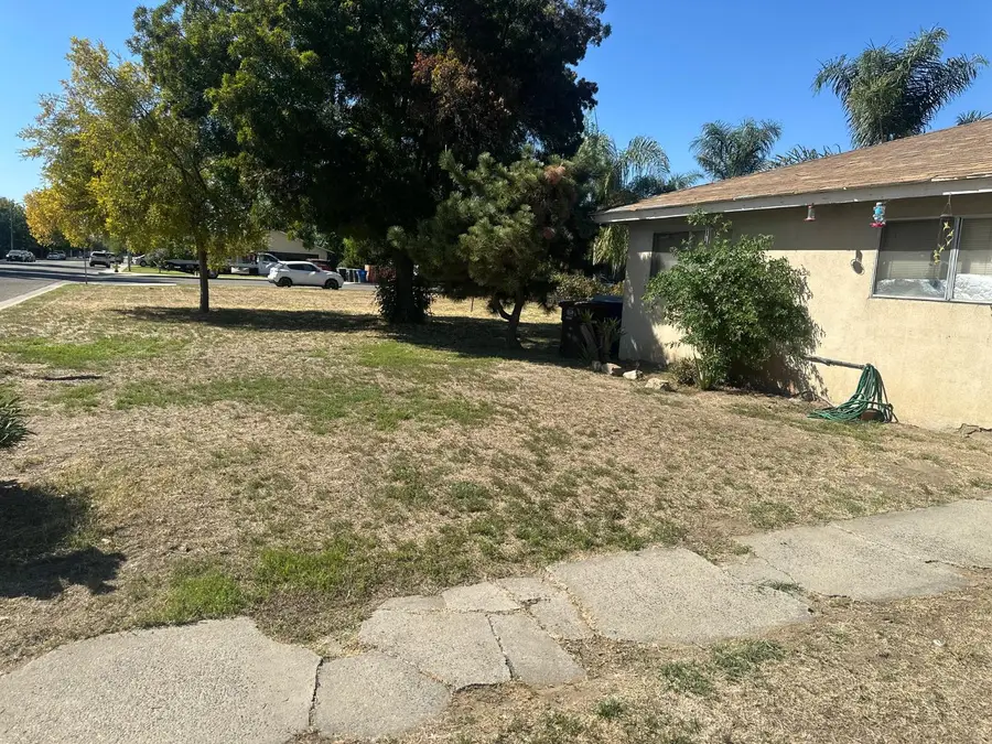 930 I Street, Sanger, CA 93657 - Image #2