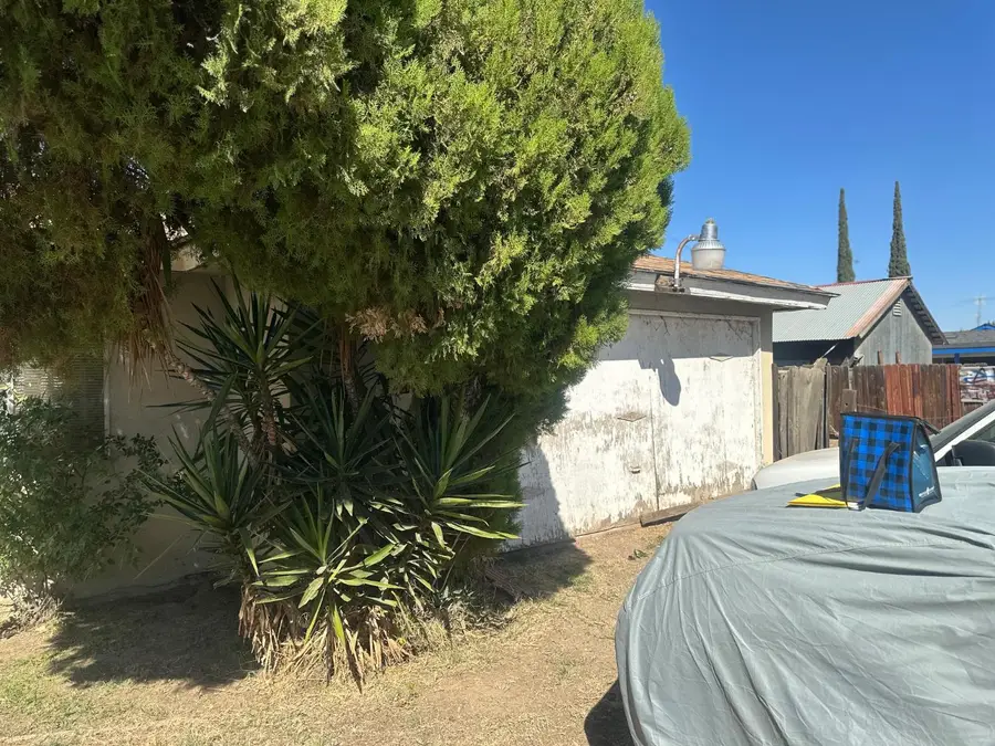 930 I Street, Sanger, CA 93657 - Image #3