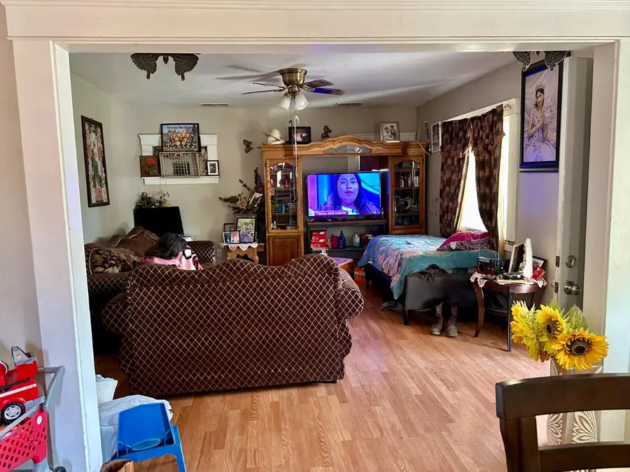 4585 E Balch Avenue, Fresno, CA 93702 - Image #2