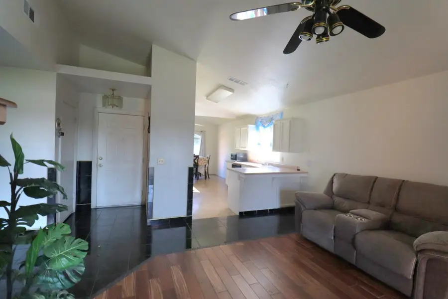 2564 S Habitat, Fresno, CA 93706 - Image #3