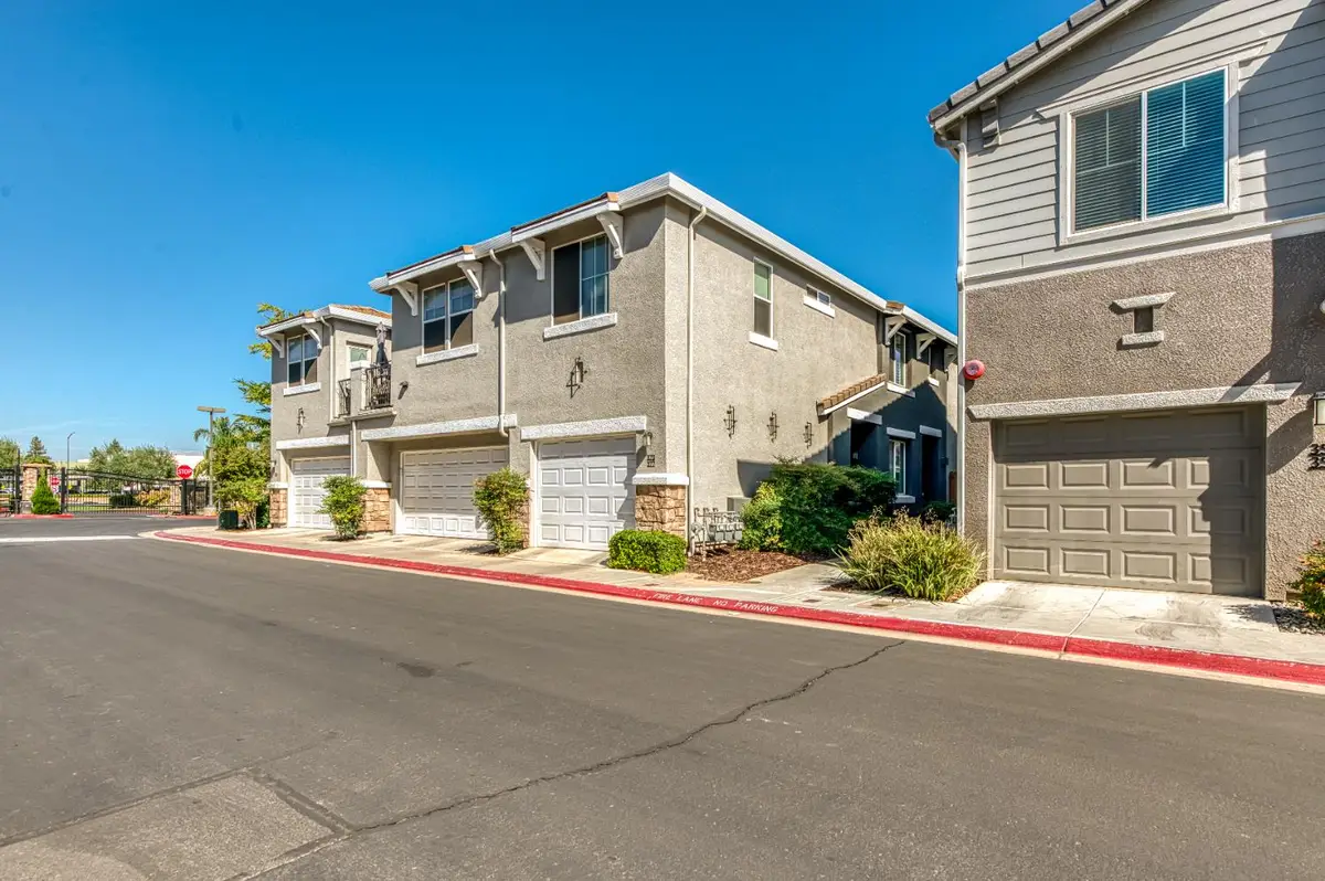 373 N Amedeo Lane, Clovis, CA 93611 - Image #1