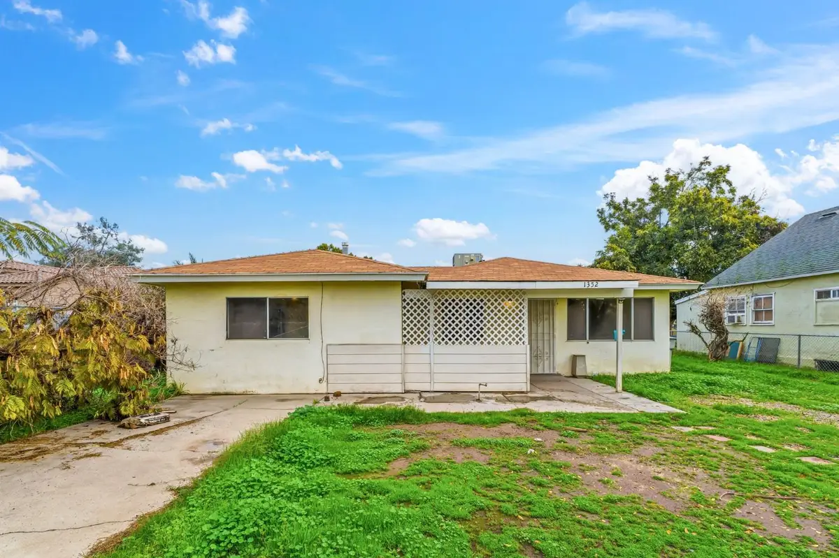 1352 N Pleasant Avenue, Fresno, CA 93728 - Image #1