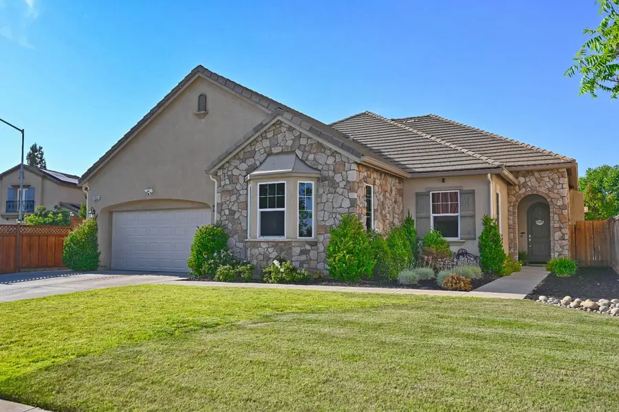 2639 Escalon Avenue, Clovis, CA 93611 - Image #2