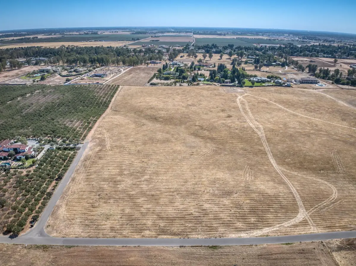 2 Biglione Drive, Clovis, CA 93619 - Image #1