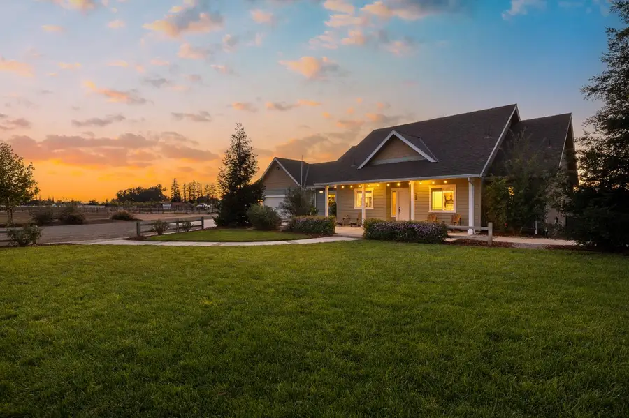 12462 E Clinton Avenue, Sanger, CA 93657 - Image #2