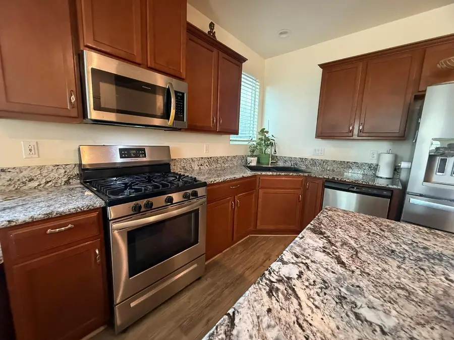 2313 S Justin Avenue, Fresno, CA 93725 - Image #2