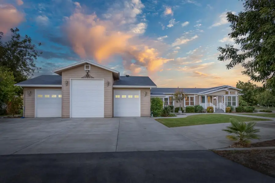 8646 Cairo Avenue, Laton, CA 93242 - Image #2