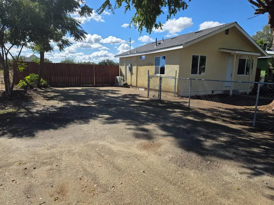 15659 Seville Avenue, Visalia, CA 93292 - Image #2