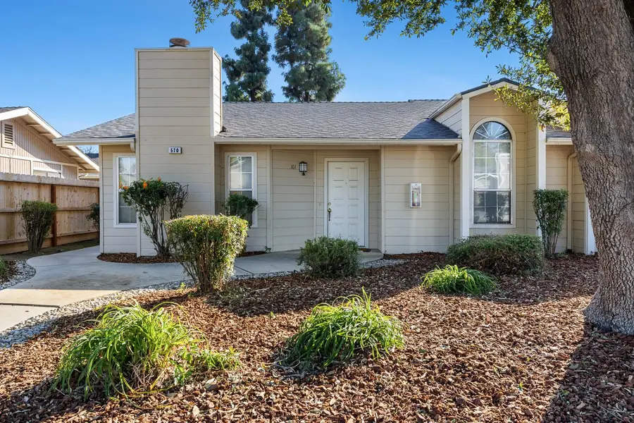 570 W Escalon Avenue, Clovis, CA 93612 - Image #2