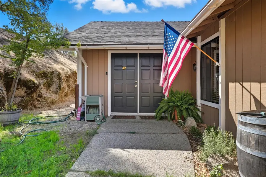 31185 Brave Eagle Court, Coarsegold, CA 93614 - Image #3