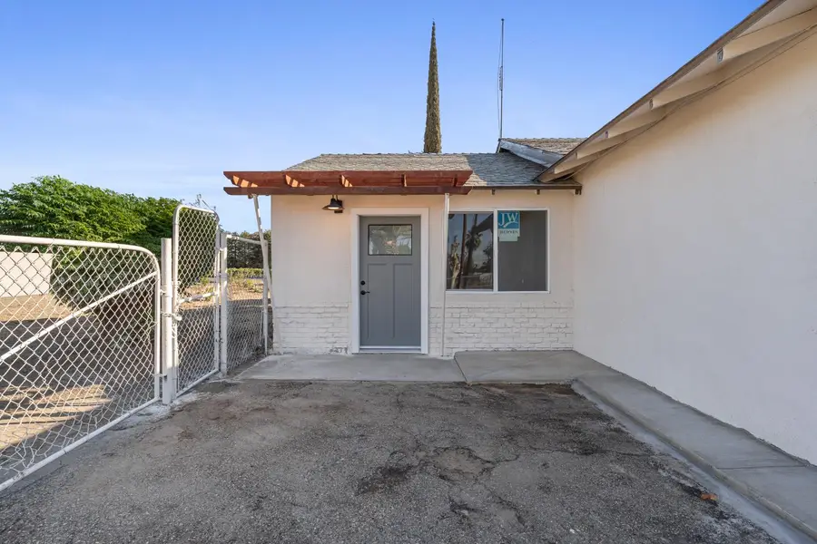 25 W Dinuba Avenue, Fresno, CA 93706 - Image #3