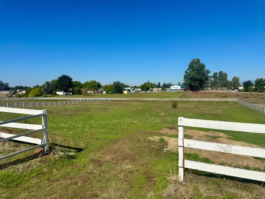 12804 E Alamos Avenue, Sanger, CA 93657 - Image #2