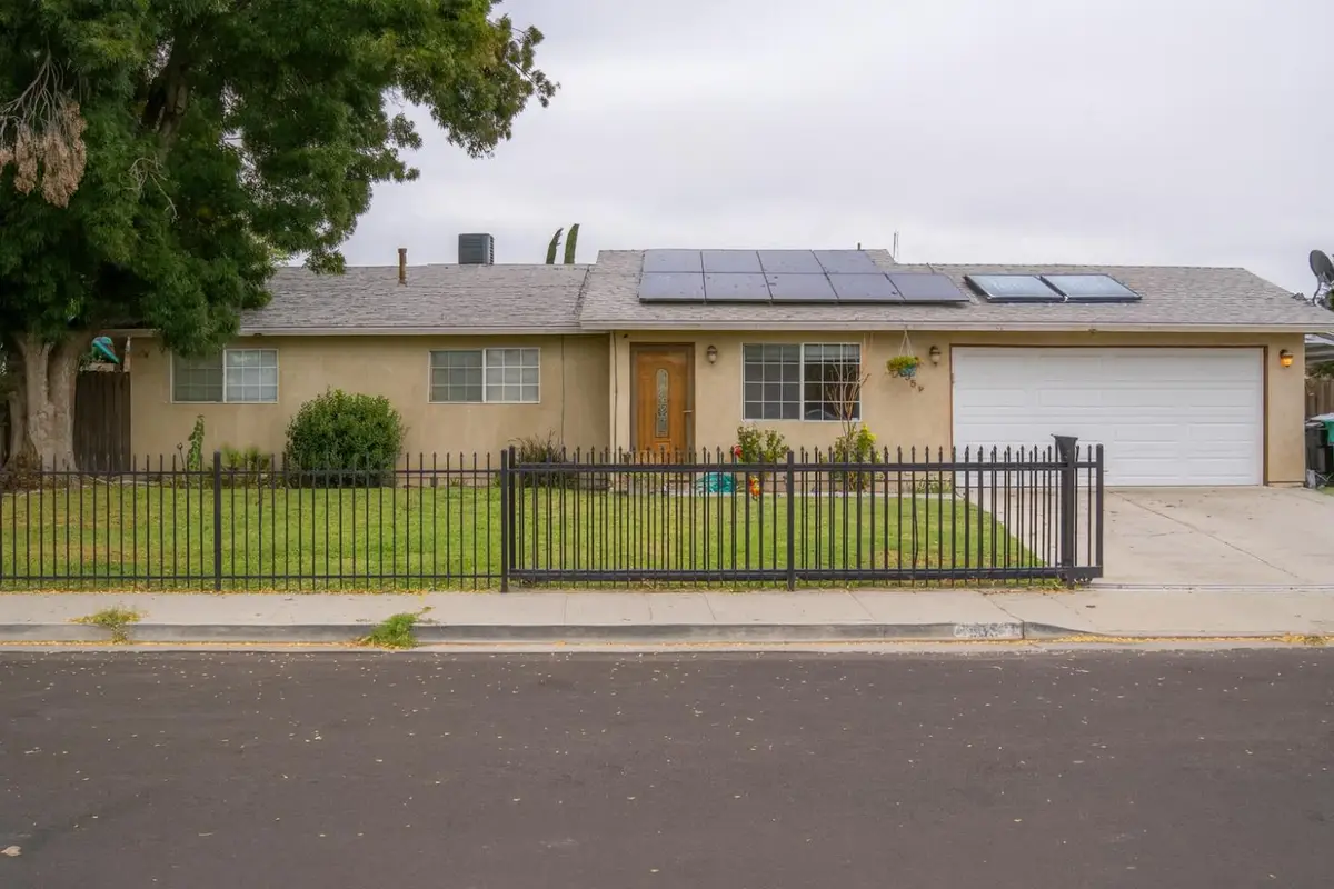 559 Perry Avenue, Corcoran, CA 93212 - Image #1