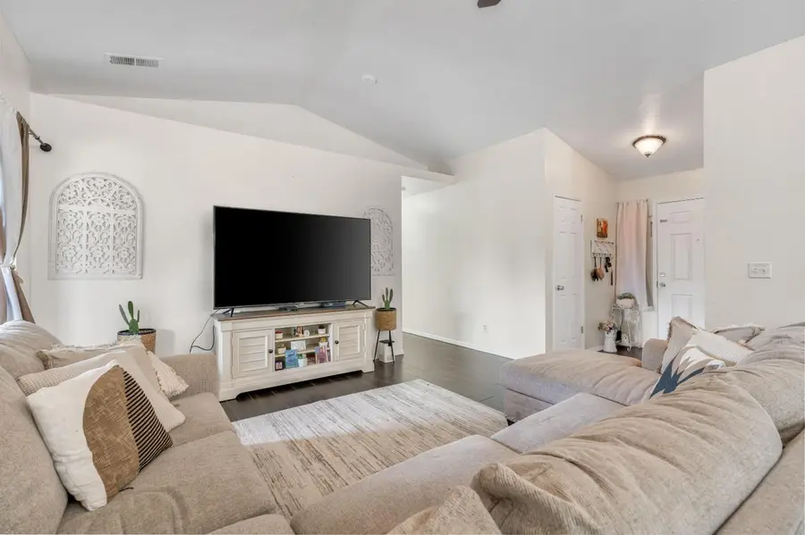 525 Tucker Avenue, Sanger, CA 93657 - Image #3