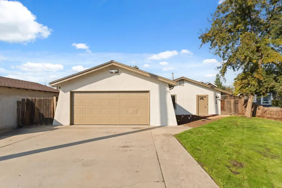 24 Sunnyside Avenue, Clovis, CA 93611 - Image #2