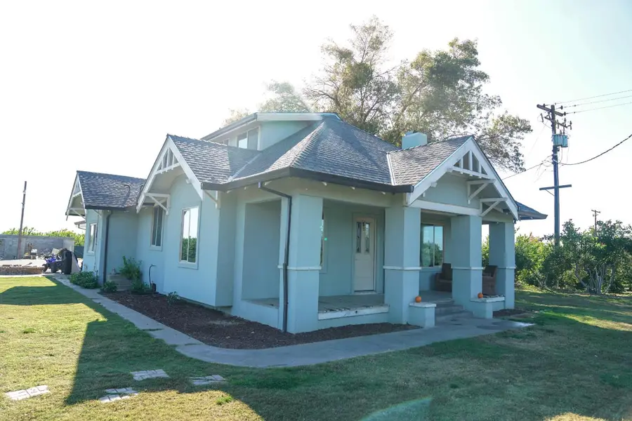 12647 E Clarkson Avenue, Kingsburg, CA 93631 - Image #2