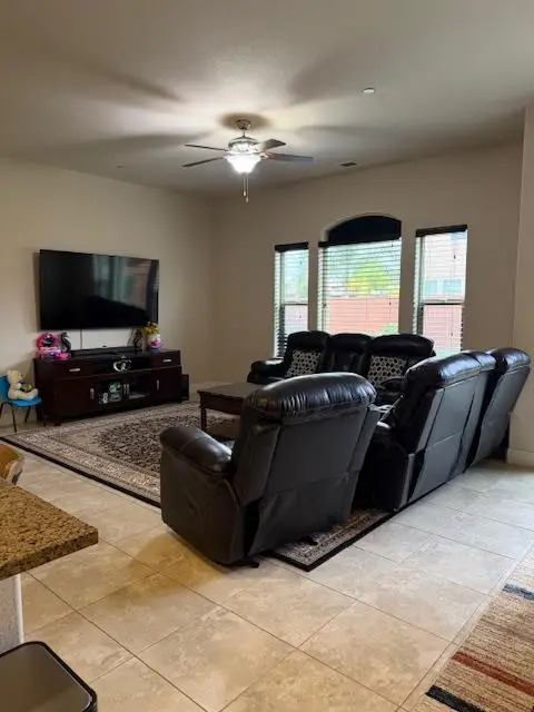 5548 N Lucy Ruiz Avenue, Fresno, CA 93723 - Image #3