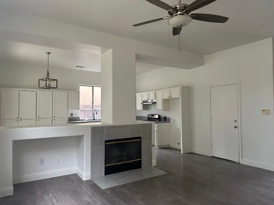 5260 E Wildflower Lane, Fresno, CA 93725 - Image #3