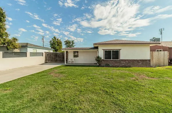1498 Escalon Avenue, Clovis, CA 93611