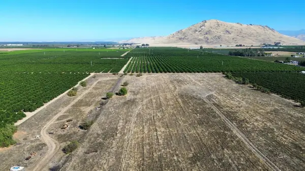 19760 E American Avenue, Reedley, CA 93654