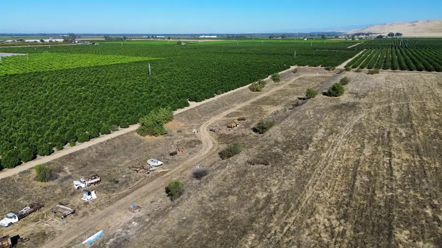 19760 E American Avenue, Reedley, CA 93654 - Image #2