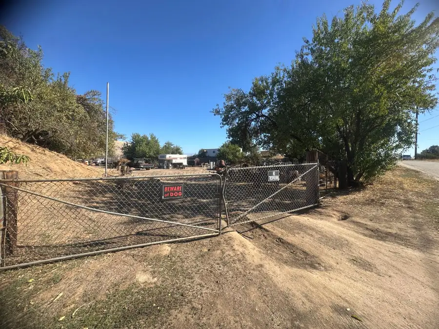 19760 E American Avenue, Reedley, CA 93654 - Image #3