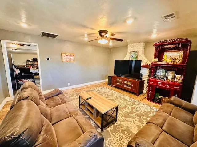 11236 E Herndon Avenue, Clovis, CA 93619 - Image #3