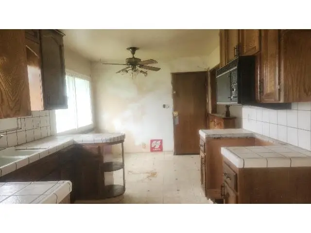 4886 E Brown Avenue, Fresno, CA 93703 - Image #2