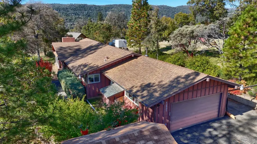 42997 E Mountain View Lane, Oakhurst, CA 93644 - Image #2