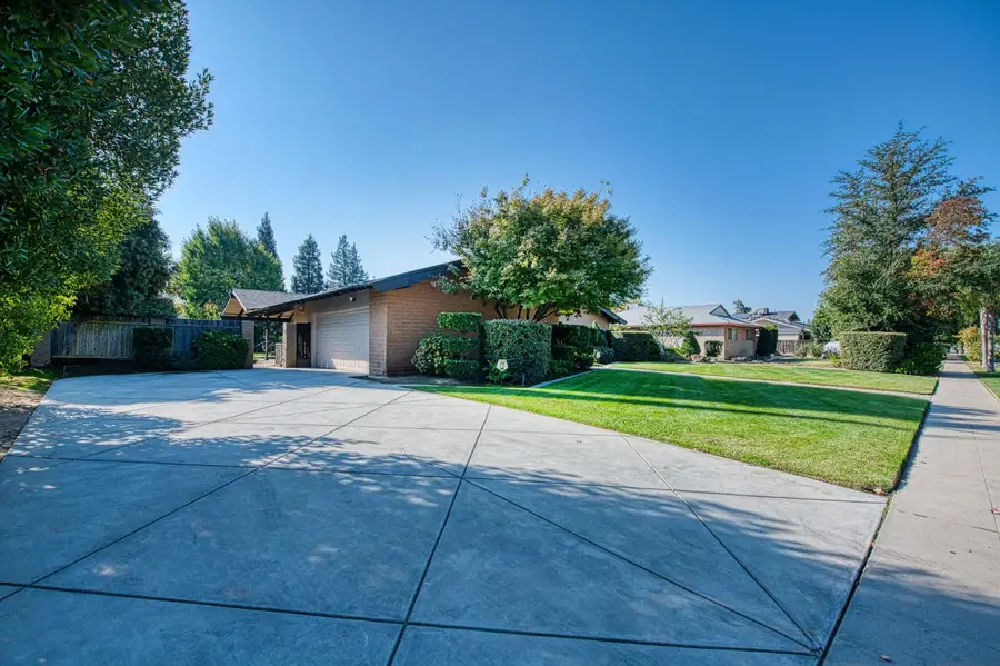 1227 W Sierra Avenue, Fresno, CA 93711 - Image #3