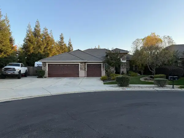 2722 Calimyrna Avenue, Clovis, CA 93611