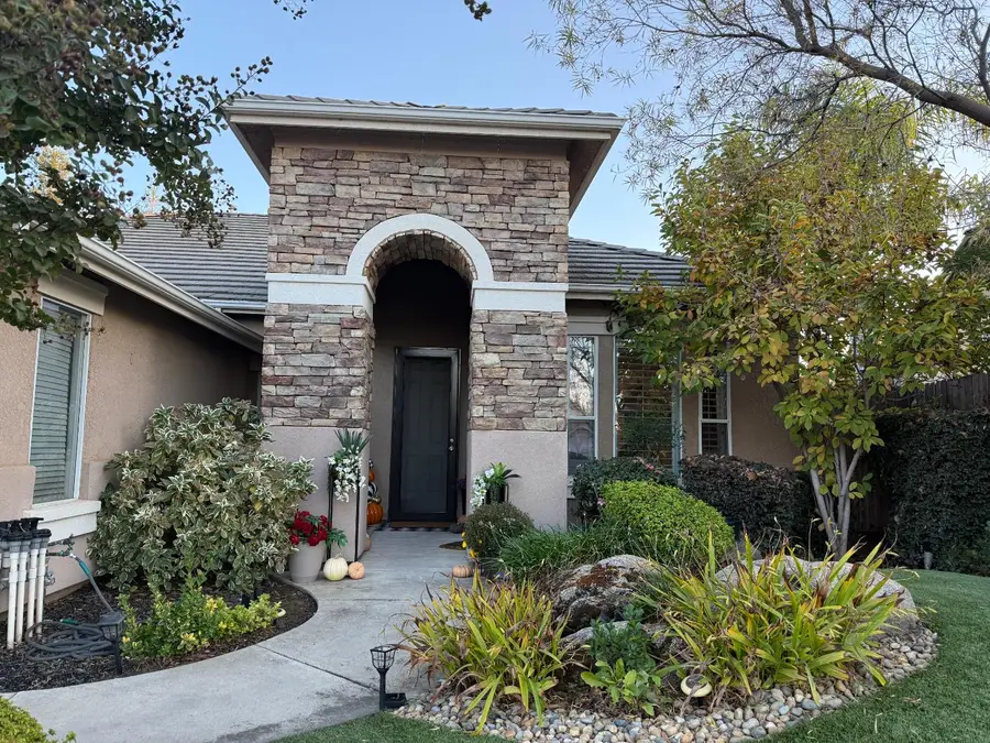 2722 Calimyrna Avenue, Clovis, CA 93611 - Image #2