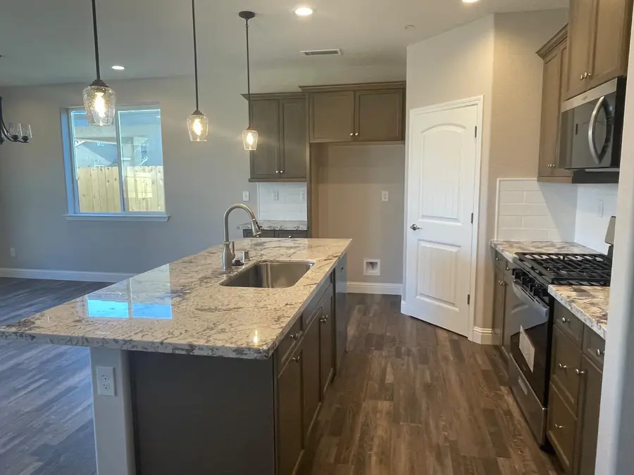 16180 West Monterey Ave, Kerman, CA 93630 - Image #2