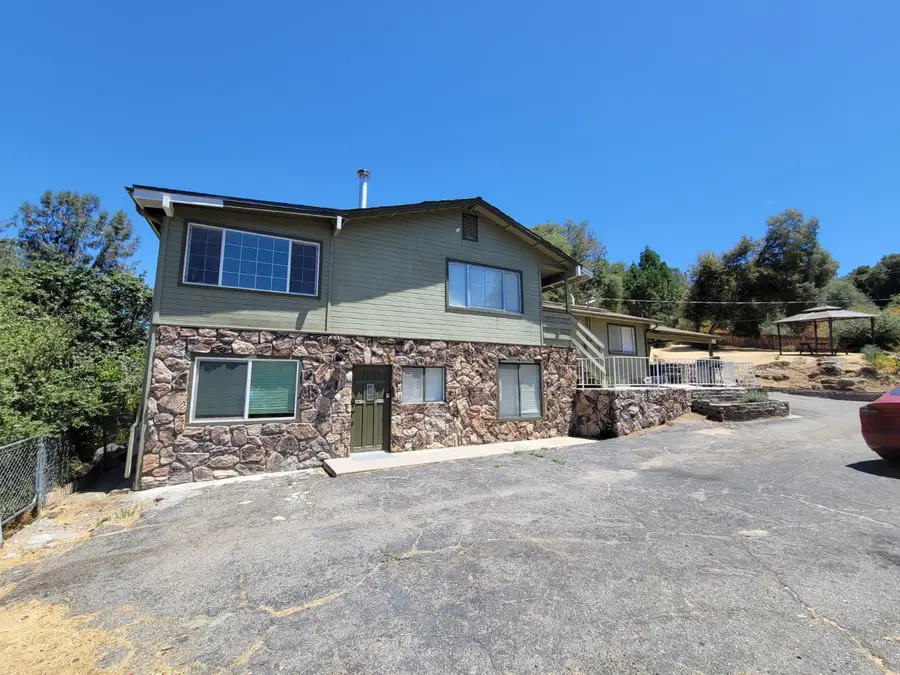 50689 Critter Creek Lane, Oakhurst, CA 93644 - Image #2