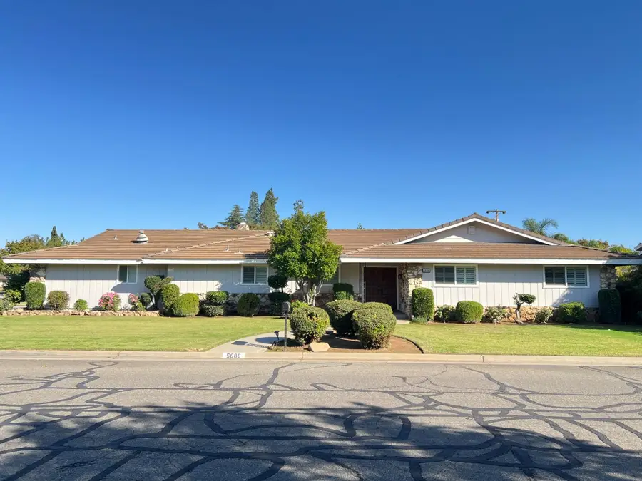 5686 N Briarwood Avenue, Fresno, CA 93711 - Image #2