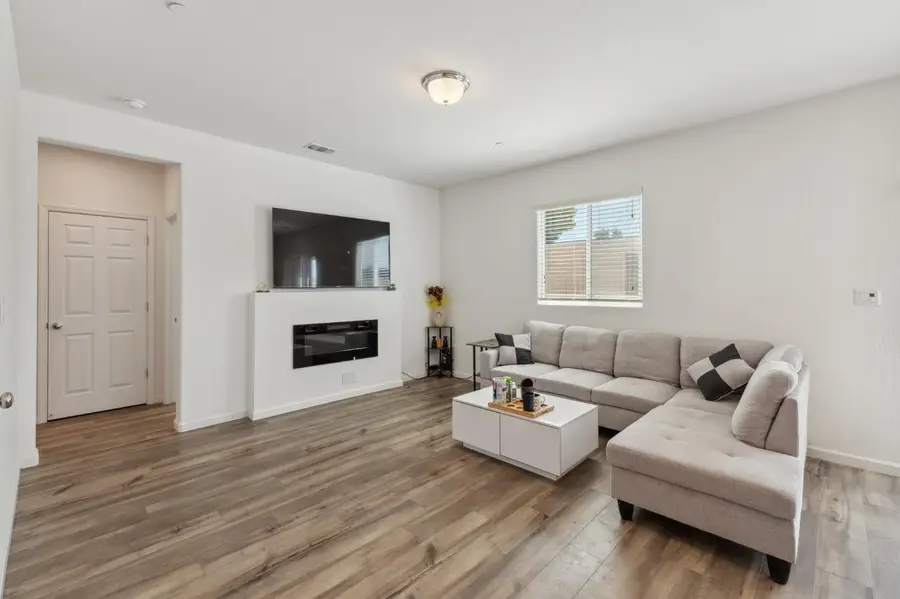 264 Rosebriar Street, Madera, CA 93638 - Image #3