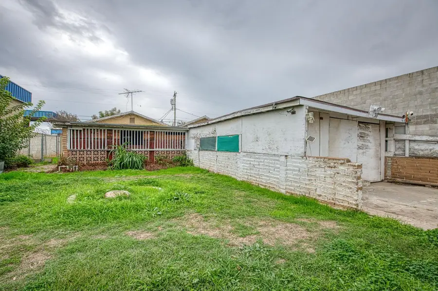 33 W Birch Avenue, Pinedale, CA 93650 - Image #2