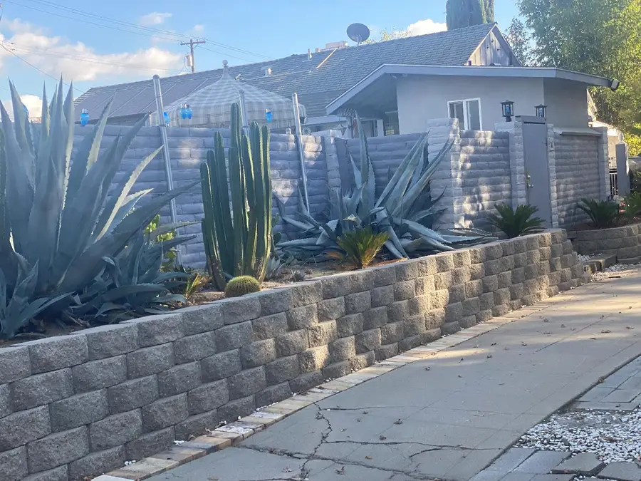 550 N Yosemite Avenue, Fresno, CA 93728 - Image #2