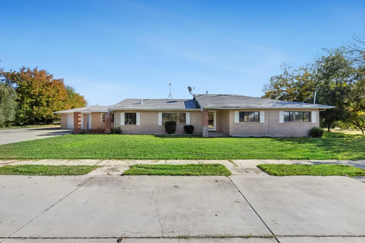 4666 N Zediker Avenue, Sanger, CA 93657 - Image #1