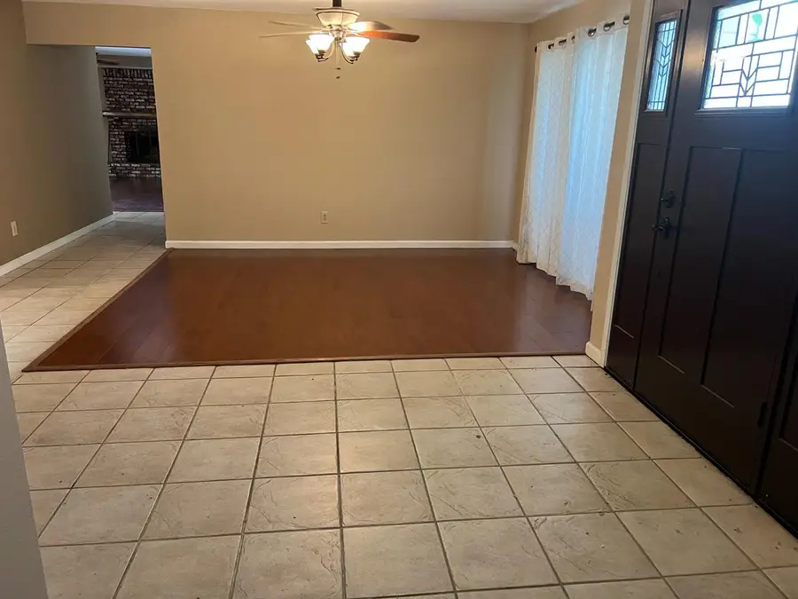 402 Mainberry Drive, Madera, CA 93637 - Image #3