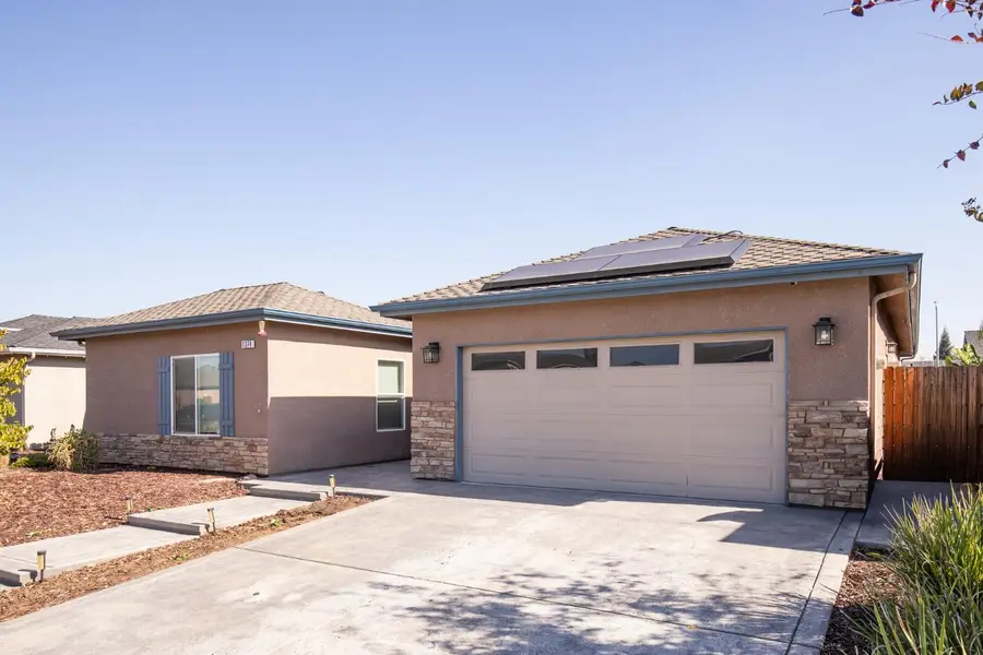 1374 Enns, Reedley, CA 93654 - Image #2