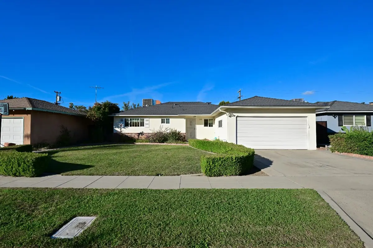 3307 E Rialto Avenue, Fresno, CA 93726 - Image #1