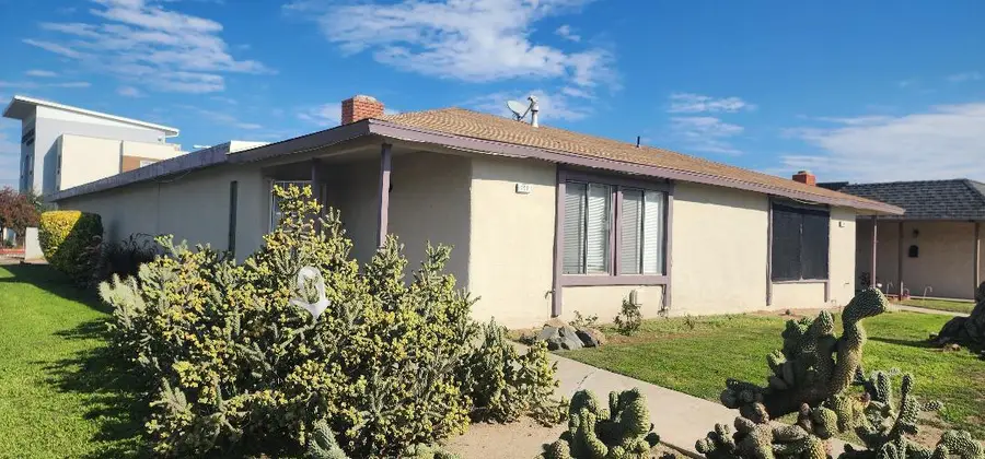 593 W Alamos Avenue, Clovis, CA 93612 - Image #2