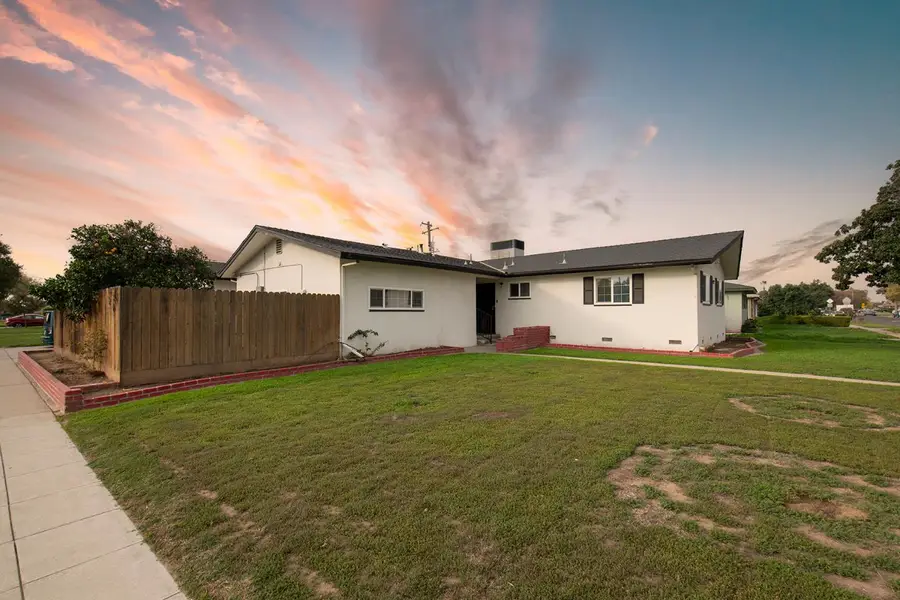 1707 W Cornell Avenue, Fresno, CA 93705 - Image #2