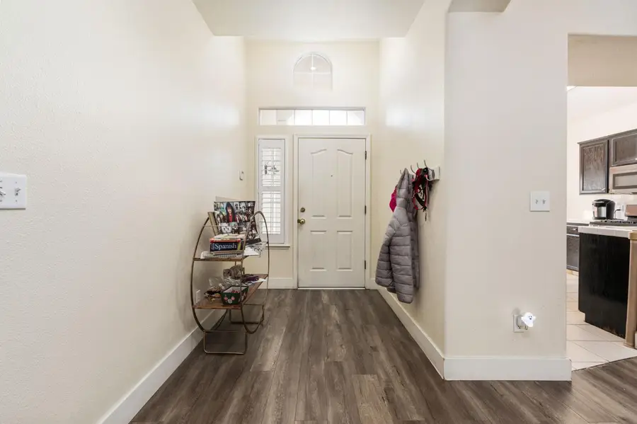 782 E Omaha Avenue, Fresno, CA 93720 - Image #2